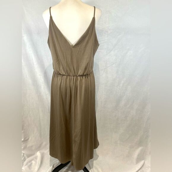 H&M mocha vneck and vback midi dress size large - Picture 4 of 6